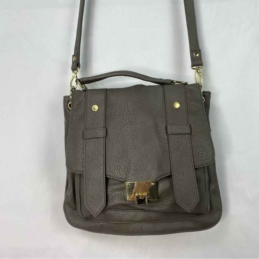 Steve Madden Faux Leather Cross Body Bag Gray Clasp Flap Adjustable Purse - Picture 2 of 10